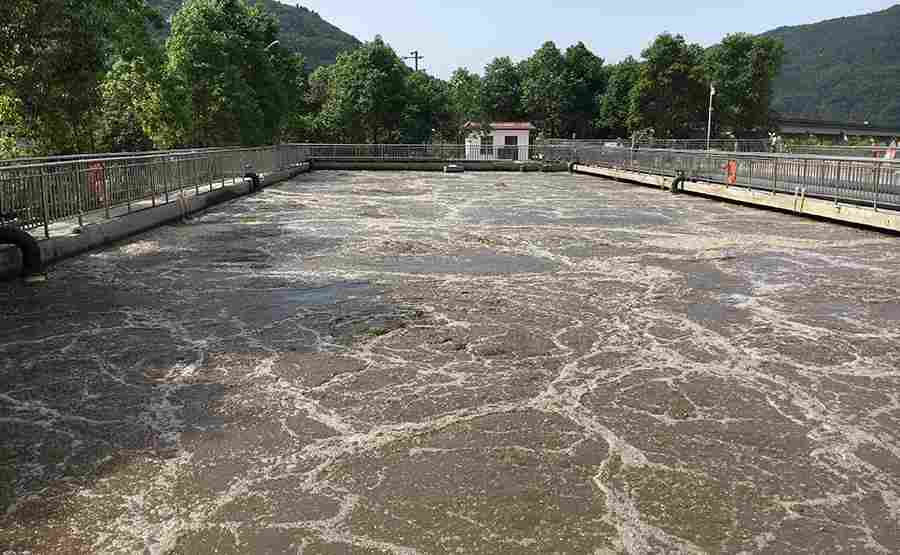 电厂脱硫废水污泥治理新技术：耐磨离心机的应用与优势解析